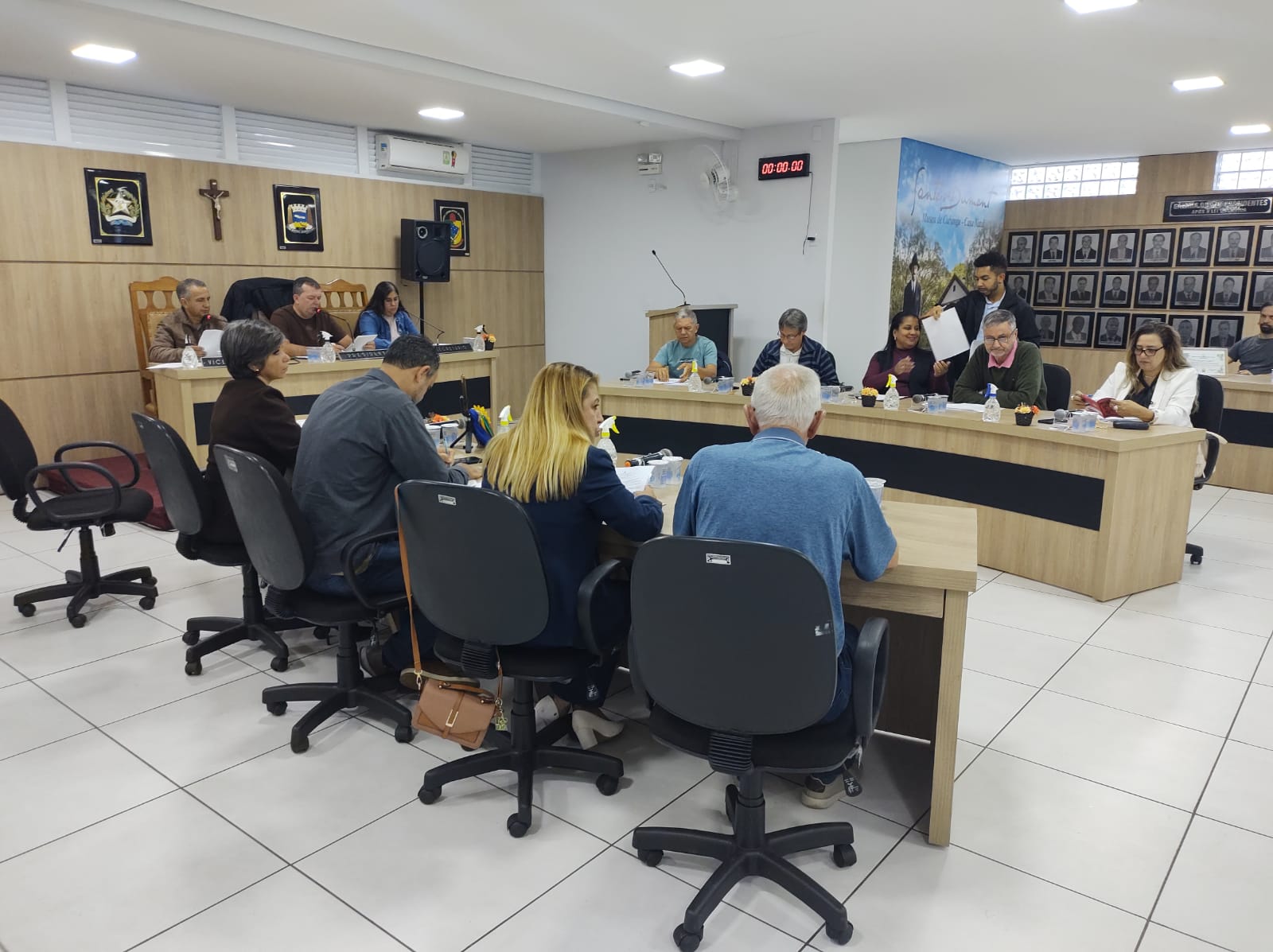 Prefeitura de Santos Dumont recebe autorização para conceder reajuste salarial a técnicos de enfermagem e enfermeiros